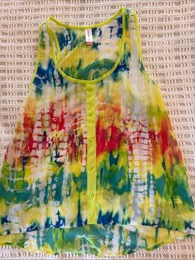 No Boundaries Sheer Tie-Dye Sleeveless Button-Front Tank Top - Yellow Multi